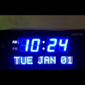 Ivation Large Clock Blue Display